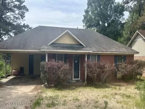 1615 Lost Lake Cir, Jackson, MS 39212