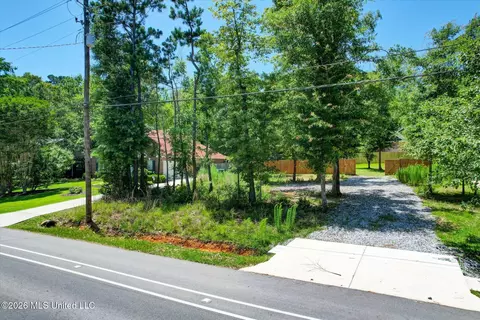 W Diamondhead Drive, Diamondhead, MS 39525 photo 5