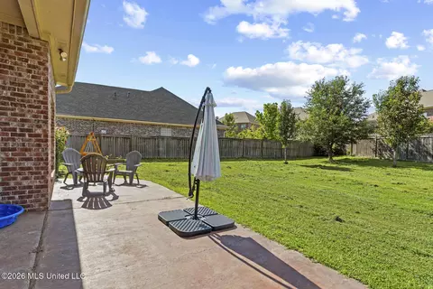 Exterior - 102 Oak Meadow Ct, Clinton, MS 39056 photo 5 of 7
