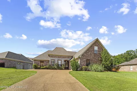 102 Oak Meadow Ct, Clinton, MS 39056