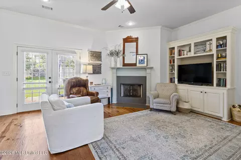 Living - 102 Oak Meadow Ct, Clinton, MS 39056 photo 1 of 2