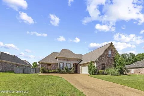 Exterior - 102 Oak Meadow Ct, Clinton, MS 39056 photo 2 of 7