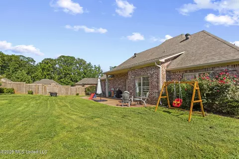 Exterior - 102 Oak Meadow Ct, Clinton, MS 39056 photo 6 of 7