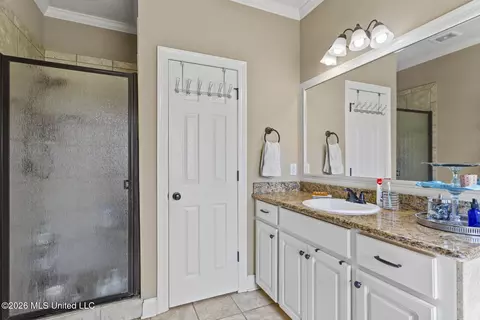 Bath - 102 Oak Meadow Ct, Clinton, MS 39056 photo 1 of 3