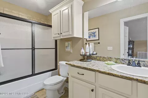 Bath - 102 Oak Meadow Ct, Clinton, MS 39056 photo 3 of 3