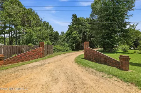 Exterior - 1122 Willis Cotton Rd, Summit, MS 39666 photo 1 of 5