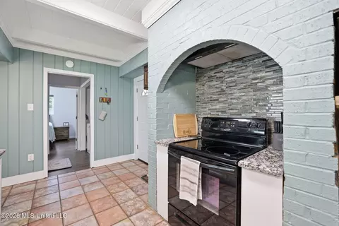 Kitchen - 1122 Willis Cotton Rd, Summit, MS 39666 photo 4 of 4