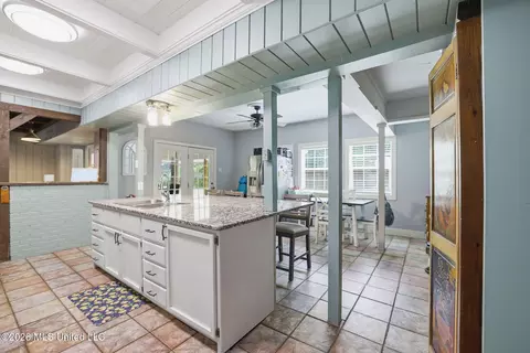 Kitchen - 1122 Willis Cotton Rd, Summit, MS 39666 photo 2 of 4