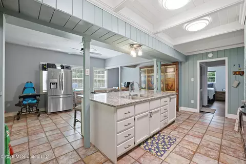Kitchen - 1122 Willis Cotton Rd, Summit, MS 39666 photo 3 of 4