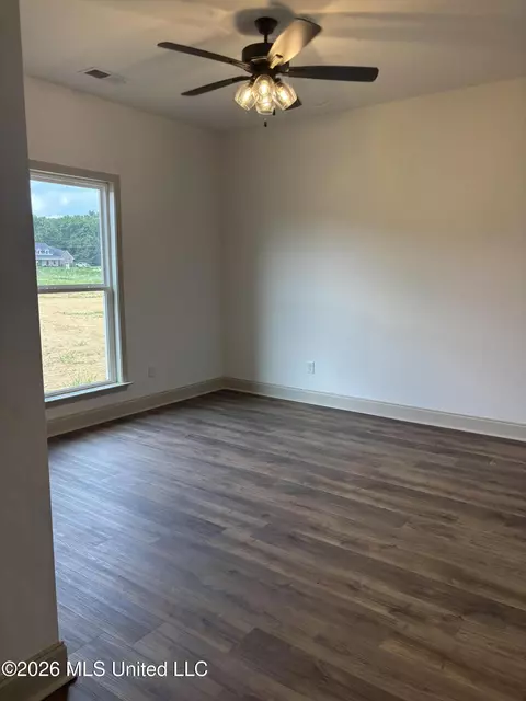 Bedroom - 1710 Cane Creek Dr, Hernando, MS 38632 photo 2 of 2
