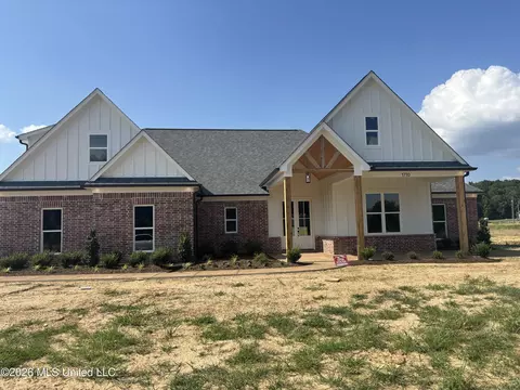 1710 Cane Creek Dr, Hernando, MS 38632
