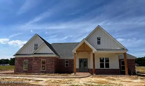 1710 Cane Creek Dr, Hernando, MS 38632