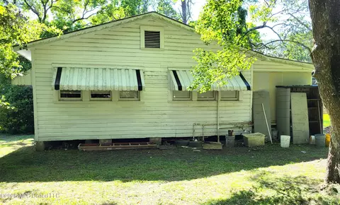 Exterior - 6912 N Springwater St, Moss Point, MS 39563 photo 3 of 5