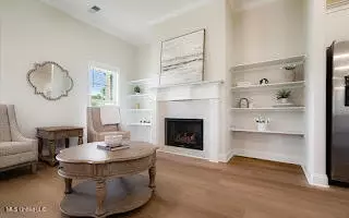 Living - 2111 Scott Mdws Ln, Hernando, MS 38632 photo 2 of 3