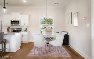 Dining - 2111 Scott Mdws Ln, Hernando, MS 38632 photo 1 of 1