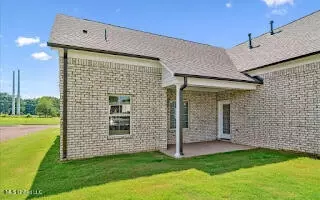 Exterior - 2111 Scott Mdws Ln, Hernando, MS 38632 photo 3 of 5