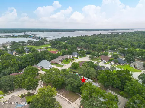422 Cachemont Cv, Biloxi, MS 39531