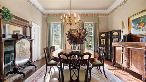 Dining - 3826 Mississippi 18, Brandon, MS 39042 photo 4 of 7