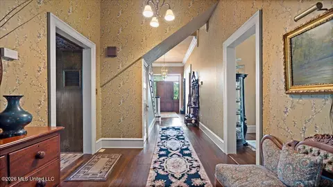 Entry Way - 3826 Mississippi 18, Brandon, MS 39042 photo 5 of 7