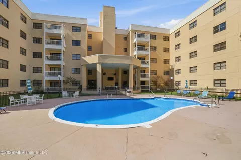 1130 Beach Blvd #106, Biloxi, MS 39530