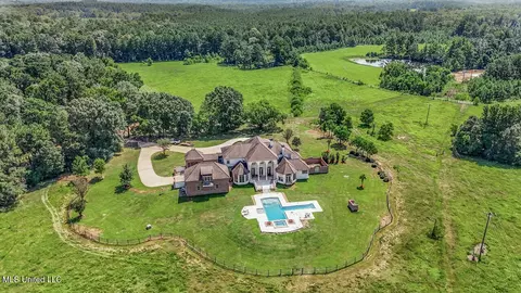 3088 Terrys Creek Rd, Magnolia, MS 39652