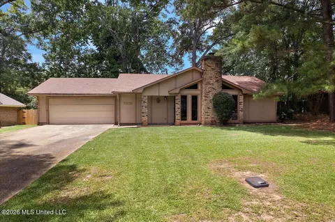 5209 Sycamore Dr, Jackson, MS 39212