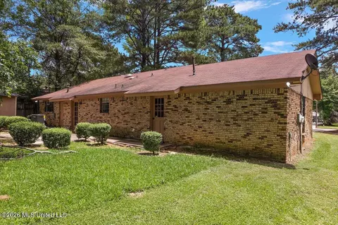 Exterior - 5209 Sycamore Dr, Jackson, MS 39212 photo 6 of 9