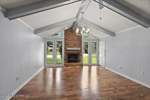 Living - 5209 Sycamore Dr, Jackson, MS 39212 photo 2 of 2