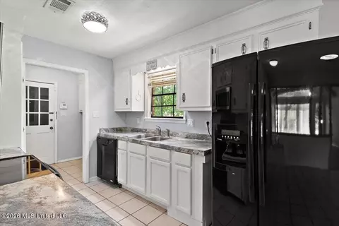 Kitchen - 5209 Sycamore Dr, Jackson, MS 39212 photo 1 of 1