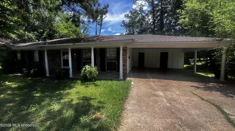 206 Valley Ridge Dr, Jackson, MS 39206