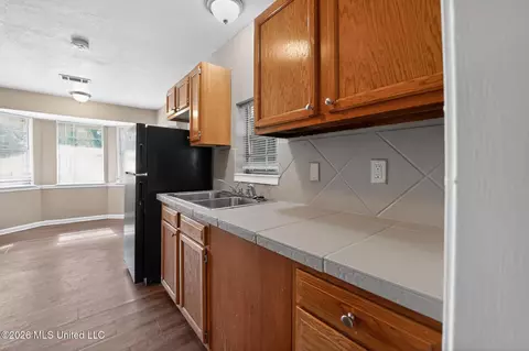 Kitchen - 206 Valley Ridge Dr, Jackson, MS 39206 photo 4 of 4