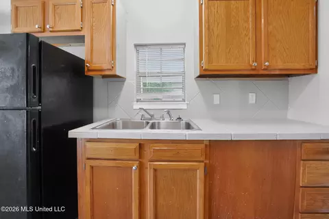 Kitchen - 206 Valley Ridge Dr, Jackson, MS 39206 photo 3 of 4
