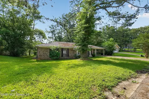 Exterior - 206 Valley Ridge Dr, Jackson, MS 39206 photo 3 of 5
