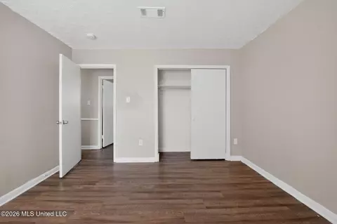 Bedroom - 206 Valley Ridge Dr, Jackson, MS 39206 photo 2 of 8