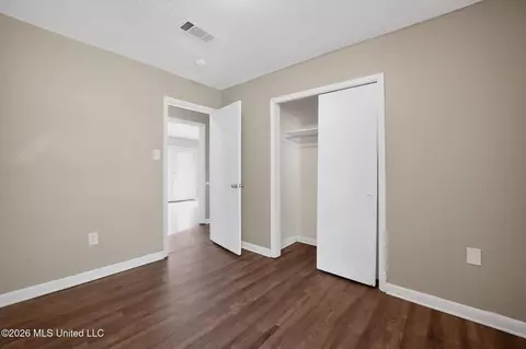 Bedroom - 206 Valley Ridge Dr, Jackson, MS 39206 photo 1 of 8