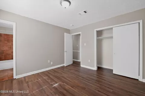 Bedroom - 206 Valley Ridge Dr, Jackson, MS 39206 photo 4 of 8
