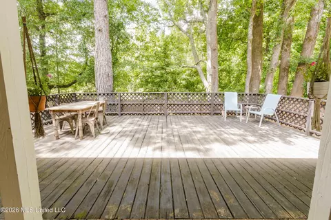 Exterior - 212 Bream Pond Ln, Brandon, MS 39047 photo 4 of 8