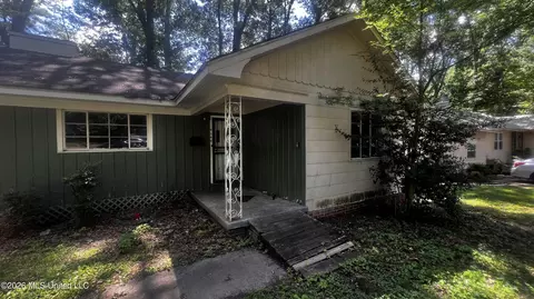 4644 Normandy Dr, Jackson, MS 39206