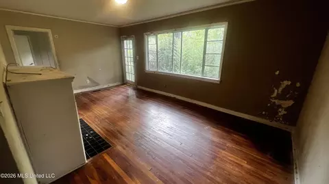 Living - 4644 Normandy Dr, Jackson, MS 39206 photo 2 of 3