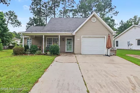 492 Royal Oak Dr, Pass Christian, MS 39571