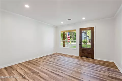 Living - 108 E Mclaurin St, Sardis, MS 38666 photo 1 of 5