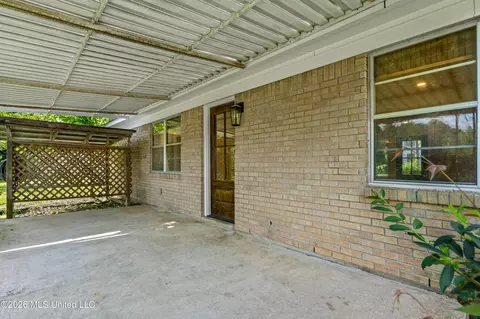 Exterior - 108 E Mclaurin St, Sardis, MS 38666 photo 3 of 3