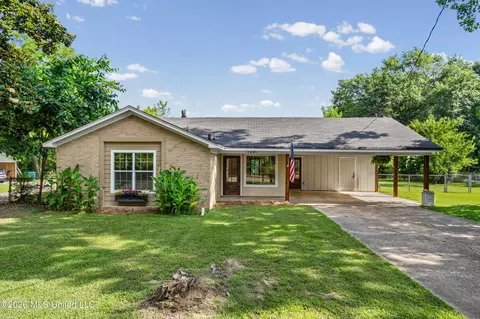 108 E Mclaurin St, Sardis, MS 38666