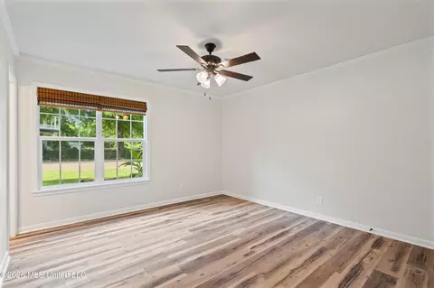 Living - 108 E Mclaurin St, Sardis, MS 38666 photo 5 of 5