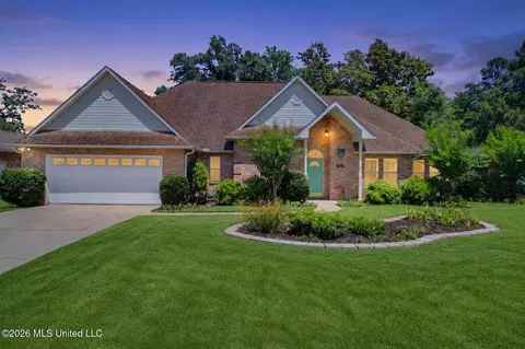 408 Saylor Dr, Biloxi, MS 39531