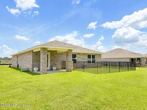 Exterior - 94 Kings Crossing Dr, Lucedale, MS 39452 photo 4 of 5