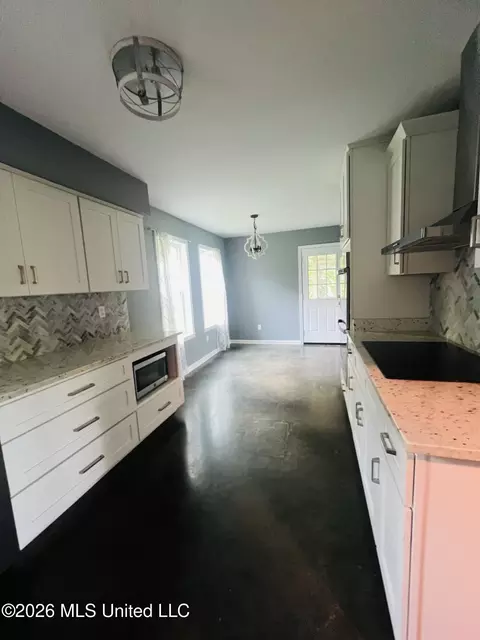 Kitchen - 3817 Stage Rd, Coldwater, MS 38618 photo 4 of 7