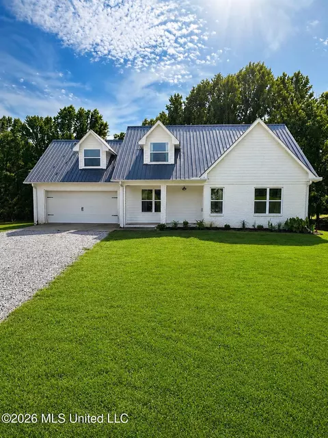 3817 Stage Rd, Coldwater, MS 38618