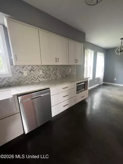 Kitchen - 3817 Stage Rd, Coldwater, MS 38618 photo 6 of 7