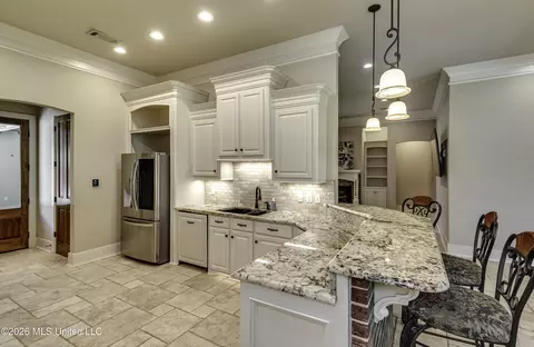 Kitchen - 275 Williams Dr, Florence, MS 39073 photo 4 of 10